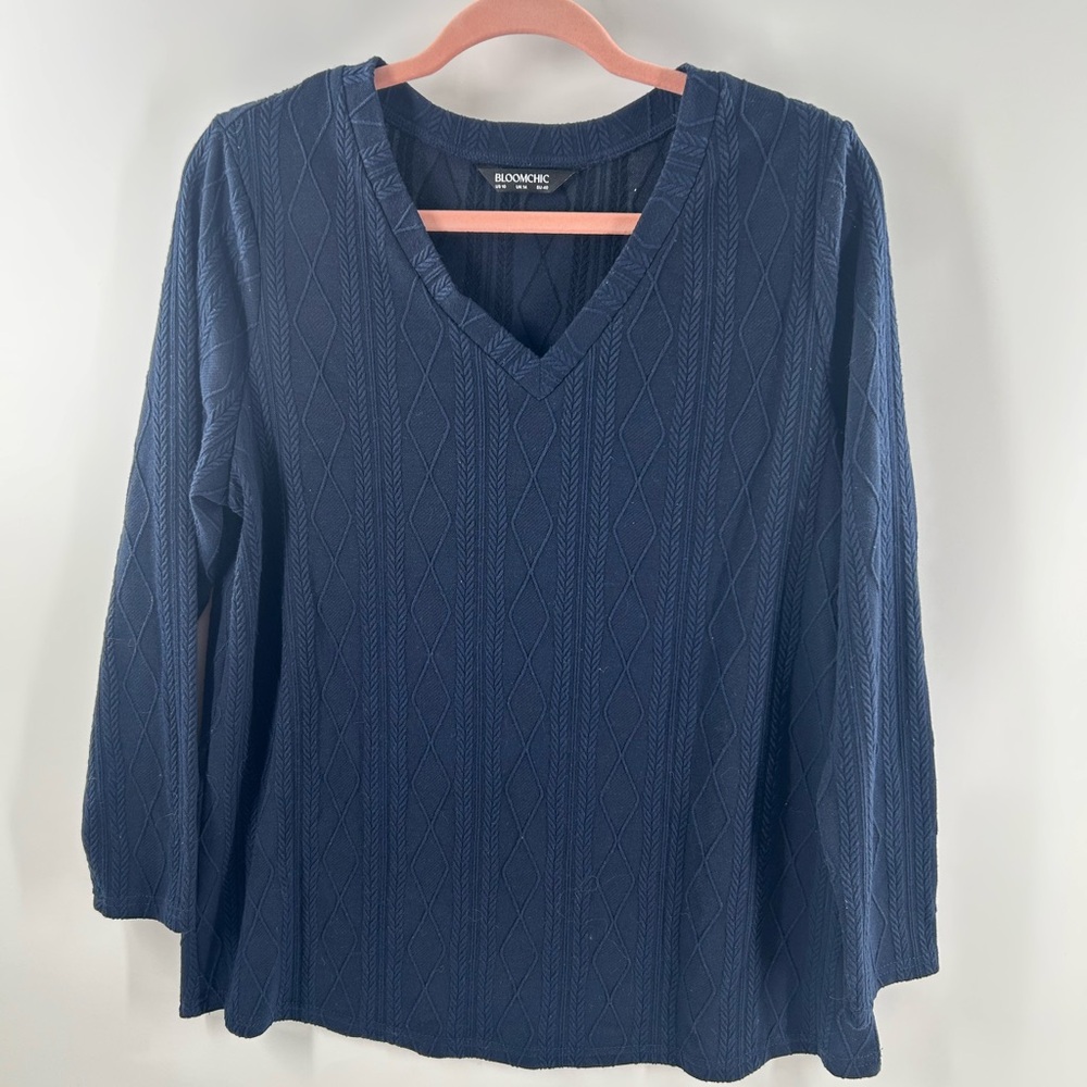BloomChic Navy Cable-Knit V-Neck Sweater Size 10